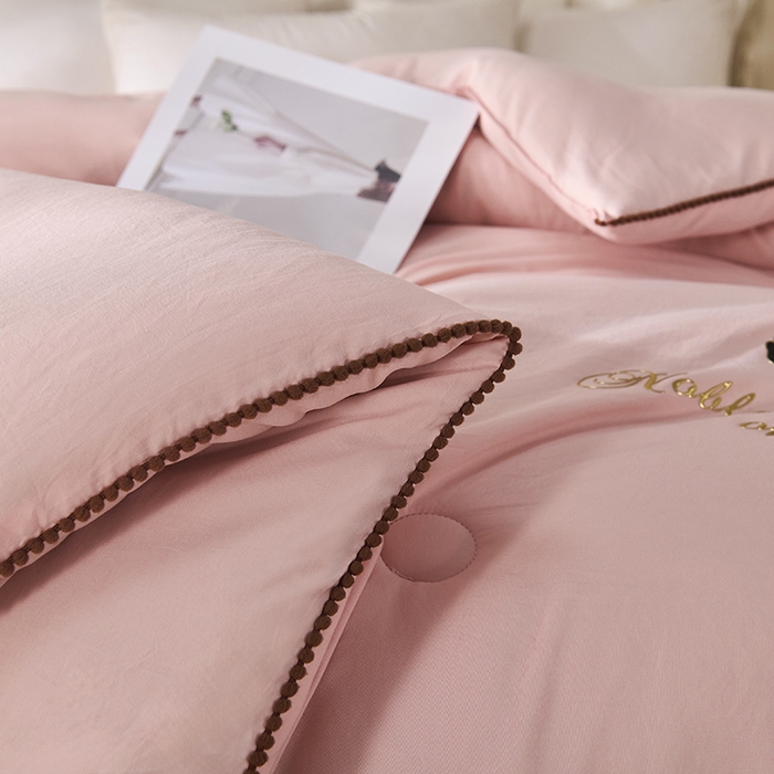 91家纺网 家纺一手货源 找家纺 爱诗诺家纺 2025年新款3D立体烫画亲肤保暖云纱棉大豆被被子被芯 云纱棉-粉（主图2）