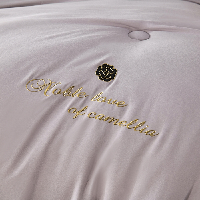 91家纺网 家纺一手货源 找家纺 爱诗诺家纺 2025年新款3D立体烫画亲肤保暖云纱棉大豆被被子被芯 云纱棉-灰（主图2）