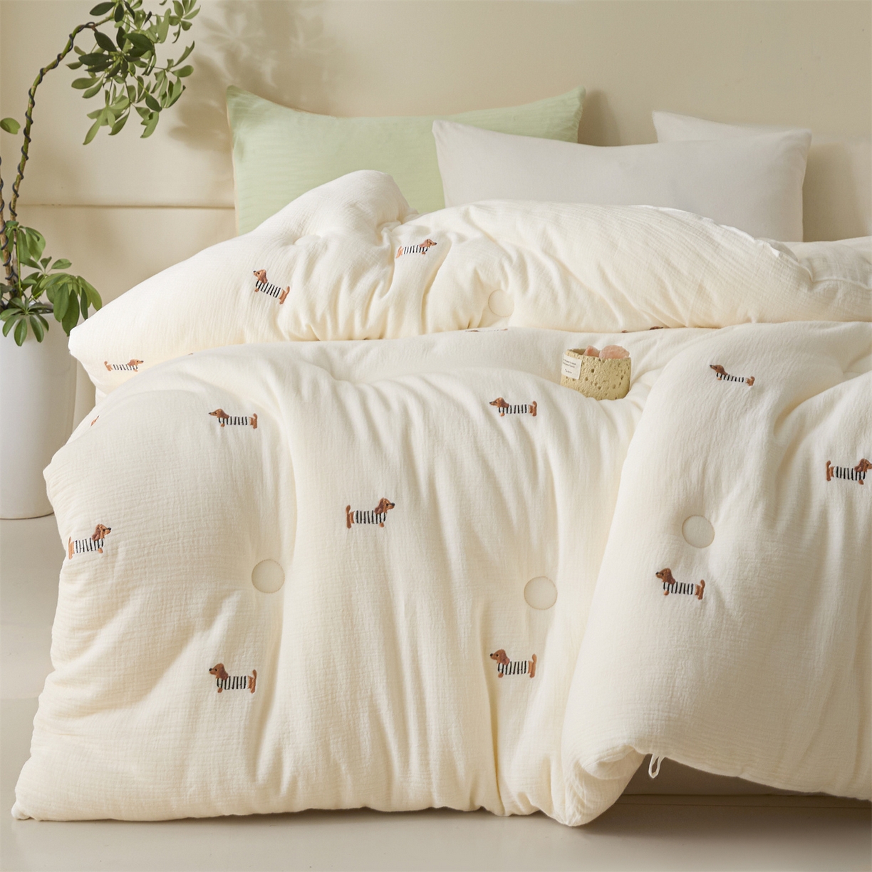 91家纺网 家纺一手货源 找家纺 创优家纺 2025新款专版绣花全棉满绣刺绣21%大豆被纯棉被芯被子春秋被加厚冬被夏被直播 条纹腊肠狗