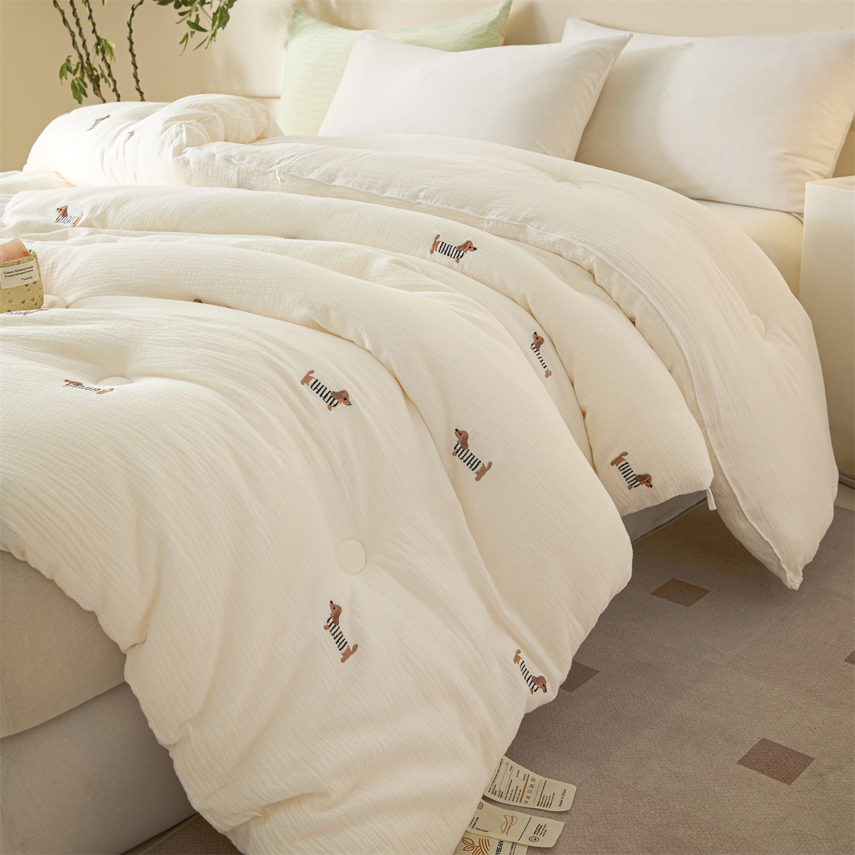 91家纺网 家纺一手货源 找家纺 创优家纺 2025新款专版绣花全棉满绣刺绣21%大豆被纯棉被芯被子春秋被加厚冬被夏被直播 条纹腊肠狗