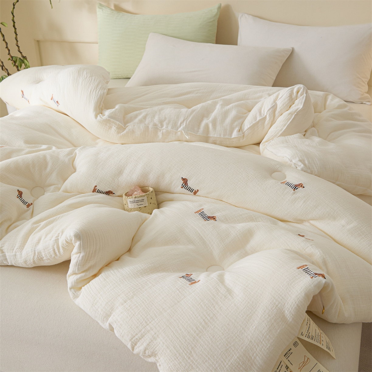 91家纺网 家纺一手货源 找家纺 创优家纺 2025新款专版绣花全棉满绣刺绣21%大豆被纯棉被芯被子春秋被加厚冬被夏被直播 条纹腊肠狗