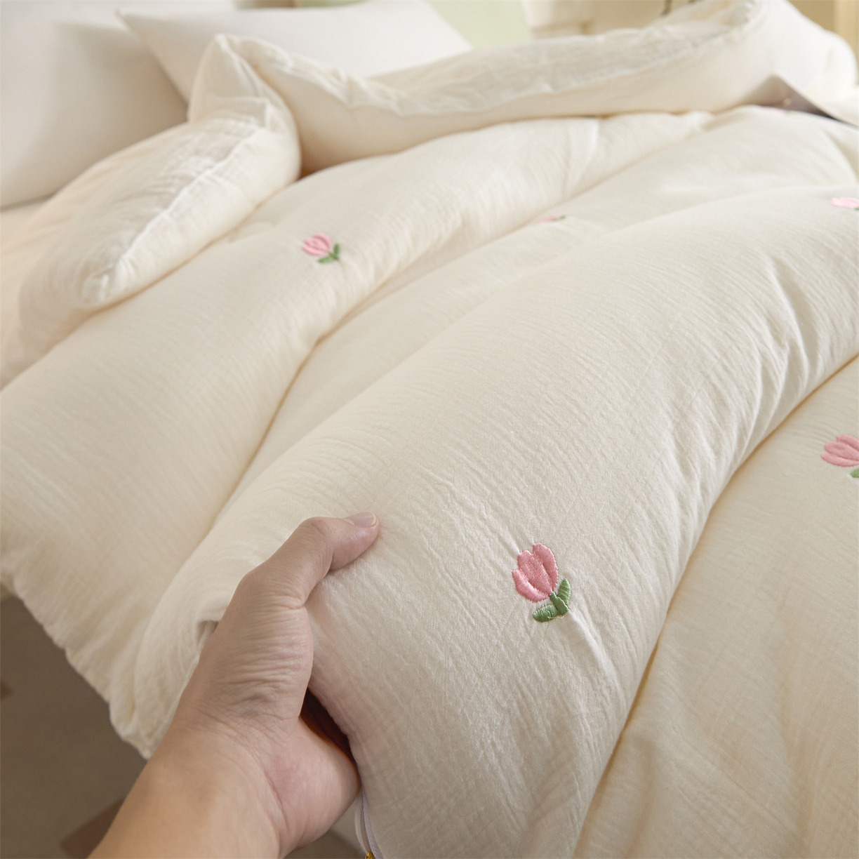 91家纺网 家纺一手货源 找家纺 创优家纺 2025新款专版绣花全棉满绣刺绣21%大豆被纯棉被芯被子春秋被加厚冬被夏被直播 郁金香