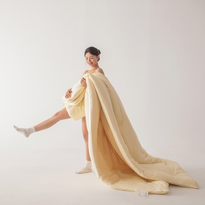 91家纺网 家纺一手货源 找家纺 栩裕纺织 2025新款纯色超柔云朵针织被被子被芯冬被 云朵被-麦秆黄+云烟灰