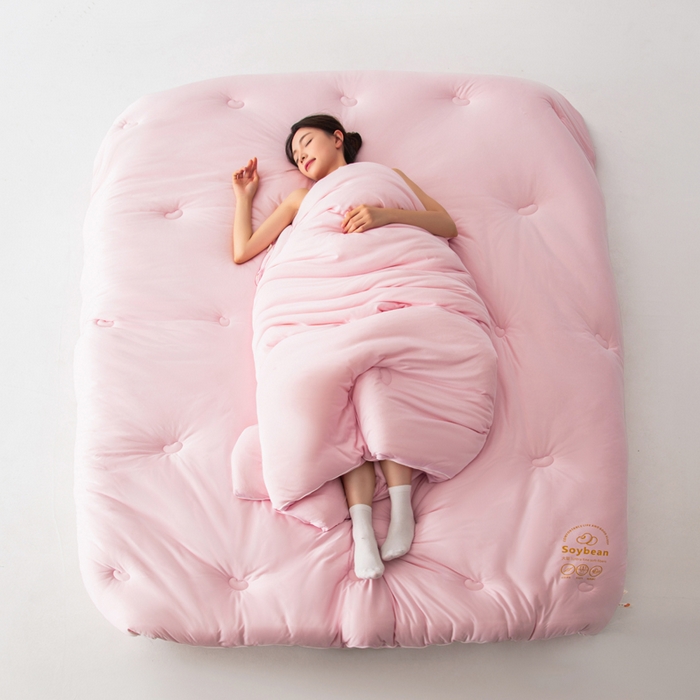 91家纺网 家纺一手货源 找家纺 栩裕纺织 2025新款纯色超柔云朵针织被被子被芯冬被 云朵被-落樱粉+云烟灰