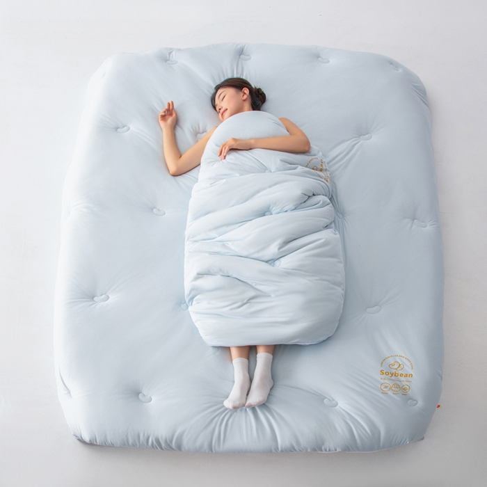 91家纺网 家纺一手货源 找家纺 栩裕纺织 2025新款纯色超柔云朵针织被被子被芯冬被 云朵被-柔和蓝+云烟灰