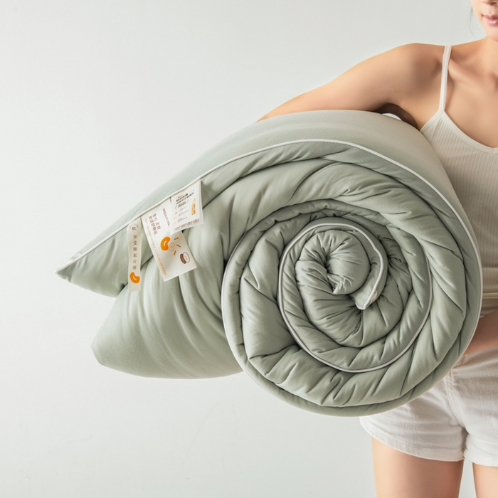 91家纺网 家纺一手货源 找家纺 栩裕纺织 2025新款纯色超柔云朵针织被被子被芯冬被 云朵被-草绿色+云烟灰