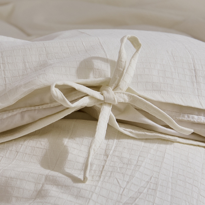 91家纺网 家纺一手货源 找家纺 贝尔 PELLHOME不染A类婴幼儿天然全棉提花大方格纯白素色日式绑带式四件套 可抖音代发 小方格