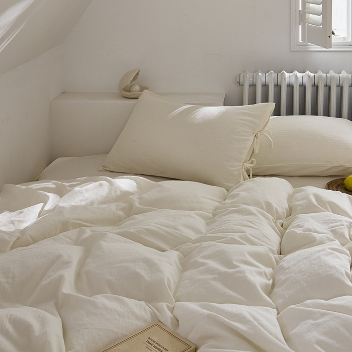 91家纺网 家纺一手货源 找家纺 贝尔 PELLHOME不染A类婴幼儿天然全棉提花大方格纯白素色日式绑带式四件套 可抖音代发 小雨点