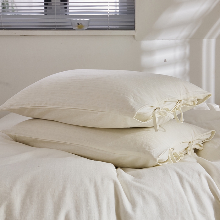 91家纺网 家纺一手货源 找家纺 贝尔 PELLHOME不染A类婴幼儿天然全棉提花大方格纯白素色日式绑带式四件套 可抖音代发 小雨点