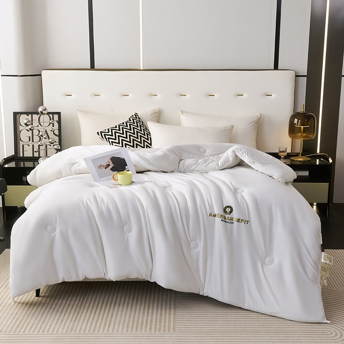 91家纺网 家纺一手货源 找家纺 爱诗诺家纺 一件代发2025年新款牛奶丝3D立体烫画大豆被春秋被直播冬被跨境电商被芯学生宿舍被子被芯 牛奶丝-白