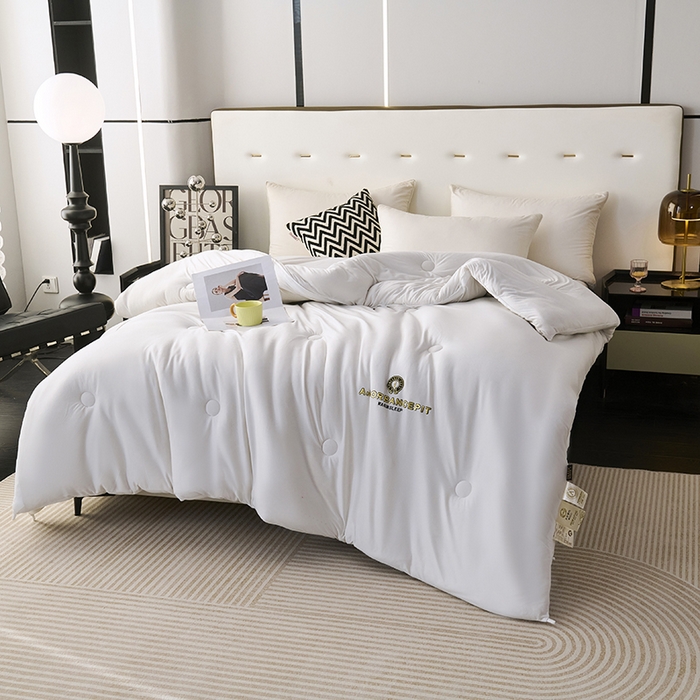 91家纺网 家纺一手货源 找家纺 爱诗诺家纺 一件代发2025年新款牛奶丝3D立体烫画大豆被春秋被直播冬被跨境电商被芯学生宿舍被子被芯 牛奶丝-白