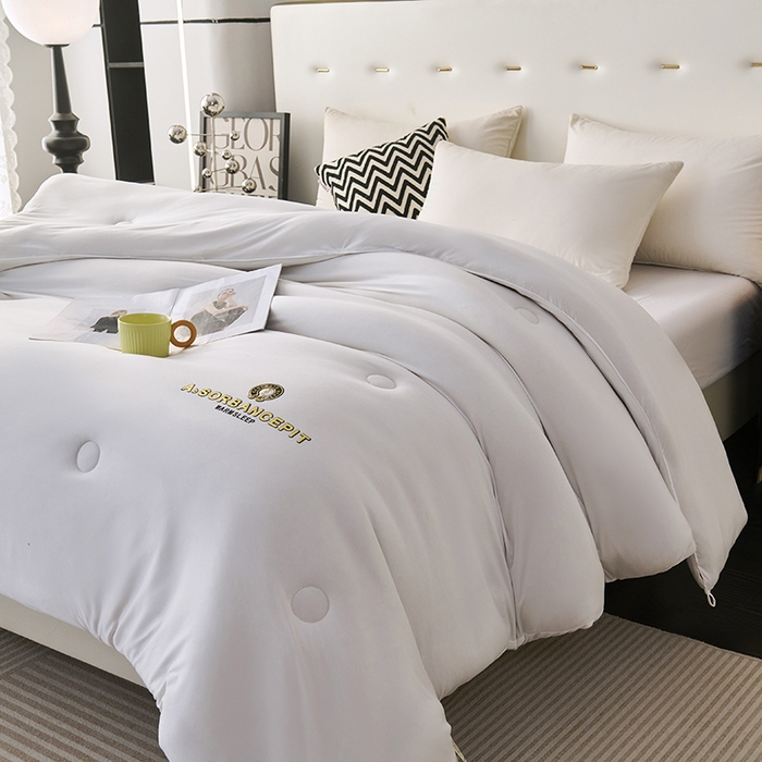 91家纺网 家纺一手货源 找家纺 爱诗诺家纺 一件代发2025年新款牛奶丝3D立体烫画大豆被春秋被直播冬被跨境电商被芯学生宿舍被子被芯 牛奶丝-白