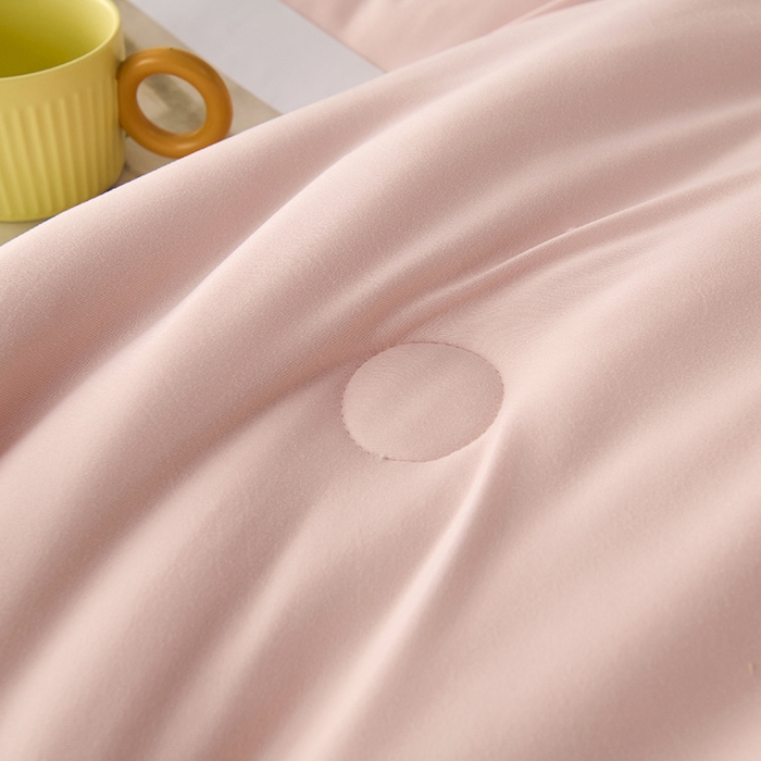 91家纺网 家纺一手货源 找家纺 爱诗诺家纺 一件代发2025年新款牛奶丝3D立体烫画大豆被春秋被直播冬被跨境电商被芯学生宿舍被子被芯 牛奶丝-粉