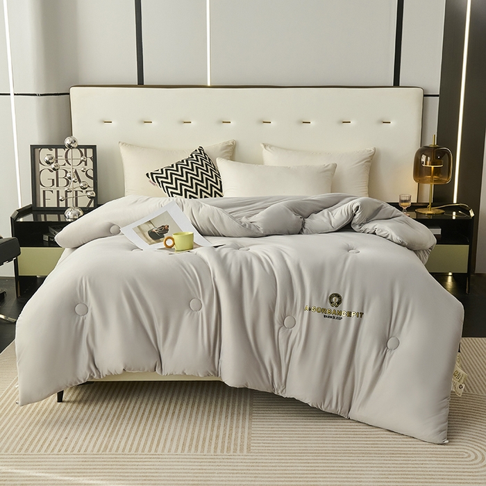 91家纺网 家纺一手货源 找家纺 爱诗诺家纺 一件代发2025年新款牛奶丝3D立体烫画大豆被春秋被直播冬被跨境电商被芯学生宿舍被子被芯 牛奶丝-灰