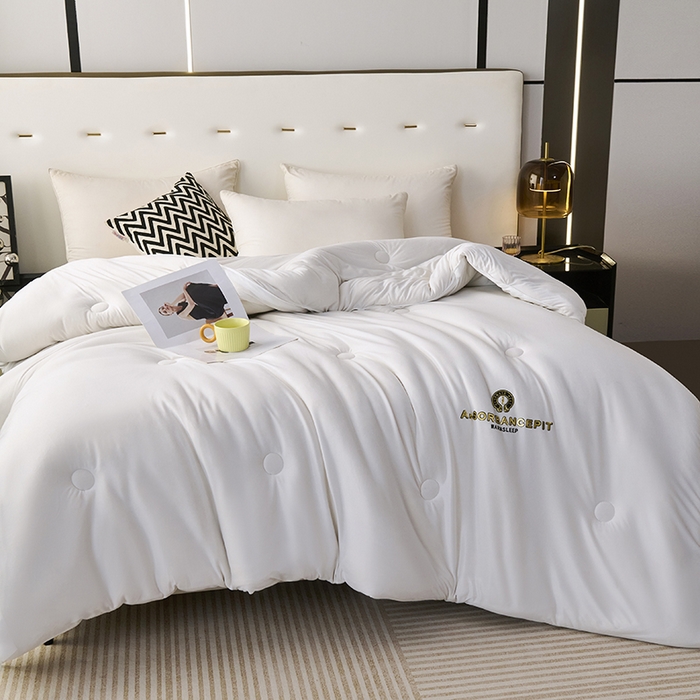 91家纺网 家纺一手货源 找家纺 爱诗诺家纺 一件代发2025年新款牛奶丝3D立体烫画大豆被春秋被直播冬被跨境电商被芯学生宿舍被子被芯 牛奶丝-白（主图2）