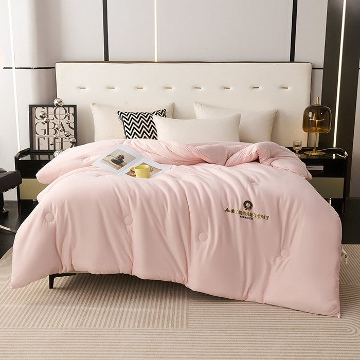 91家纺网 家纺一手货源 找家纺 爱诗诺家纺 一件代发2025年新款牛奶丝3D立体烫画大豆被春秋被直播冬被跨境电商被芯学生宿舍被子被芯 牛奶丝-粉（主图2）