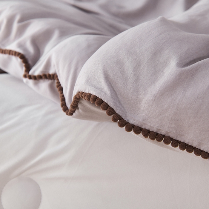 91家纺网 家纺一手货源 找家纺 爱诗诺家纺 2025年新款3D立体烫画亲肤保暖云纱棉大豆被被子被芯 云纱棉-灰（主图3）