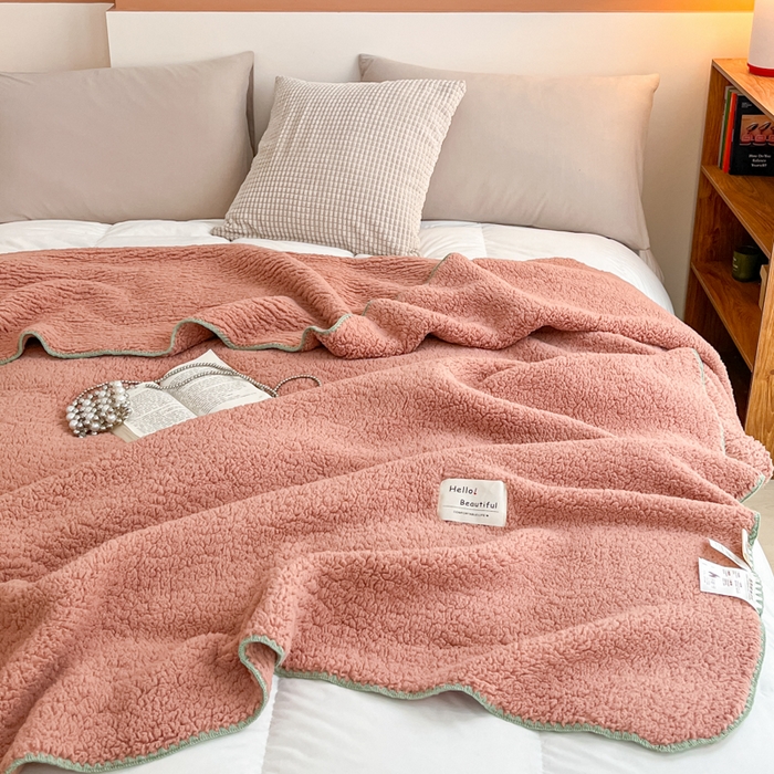 91家纺网 家纺一手货源 找家纺 （总）穆琪 2025年新款A类泡泡绒多功能毯 精致贝壳边盖毯