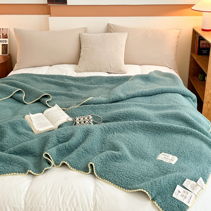 91家纺网 家纺一手货源 找家纺 穆琪 2025年新款A类泡泡绒多功能毯 精致贝壳边盖毯 水雾绿