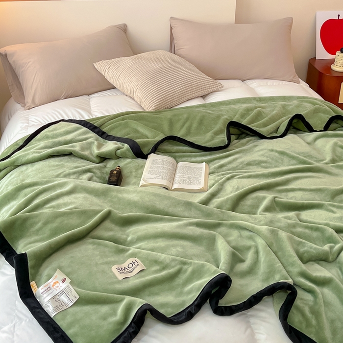 91家纺网 家纺一手货源 找家纺 （总）穆琪 2025年新款牛奶绒盖毯 400克高克重云貂绒毛毯宽包边法莱绒毯子