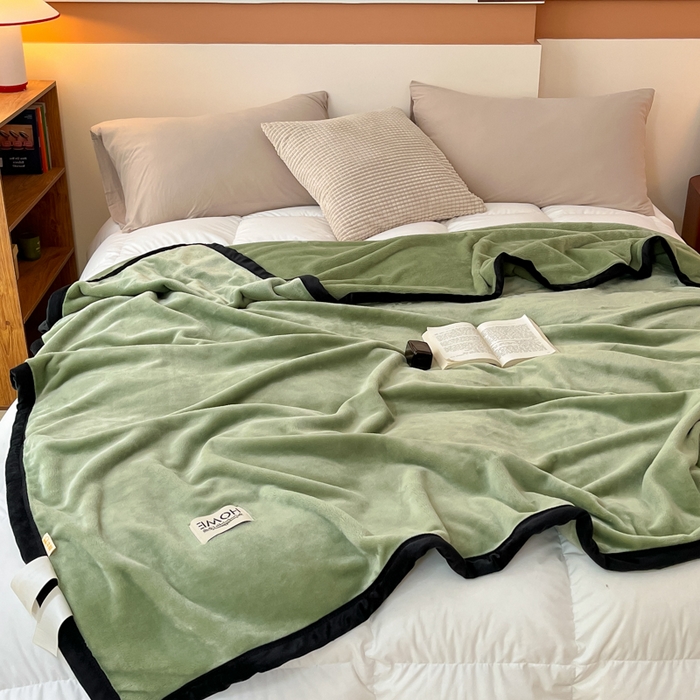 91家纺网 家纺一手货源 找家纺 （总）穆琪 2025年新款牛奶绒盖毯 400克高克重云貂绒毛毯宽包边法莱绒毯子