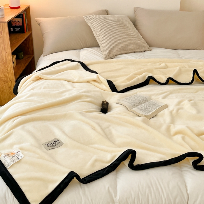 91家纺网 家纺一手货源 找家纺 穆琪 2025年新款牛奶绒盖毯 400克高克重云貂绒毛毯宽包边法莱绒毯子 布丁黄