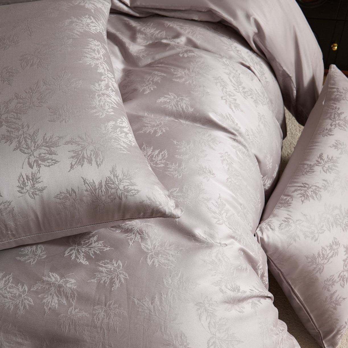 91家纺网 家纺一手货源 找家纺 ONE TWO ONE 121 2025新款秋冬高支高密提花长绒棉纯棉全棉高端贡缎四件套（【提供买家秀】为了各位老板们都有利润空间，平台控价券后不得低于228/318/338元，感谢您的配合与支持！！