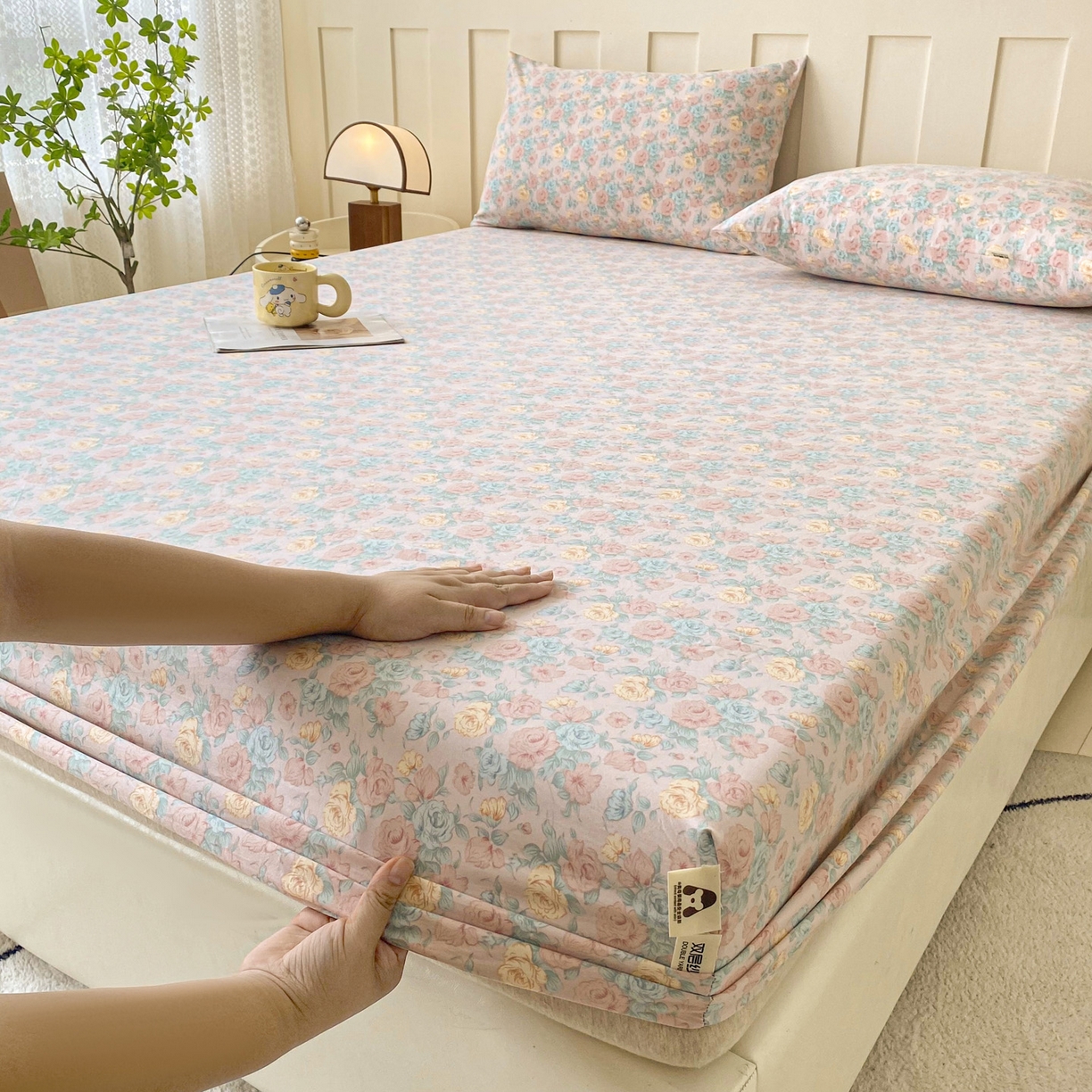 91家纺网 家纺一手货源 找家纺 首爱家纺 2025新款木棉双层纱印花床笠 百花齐放