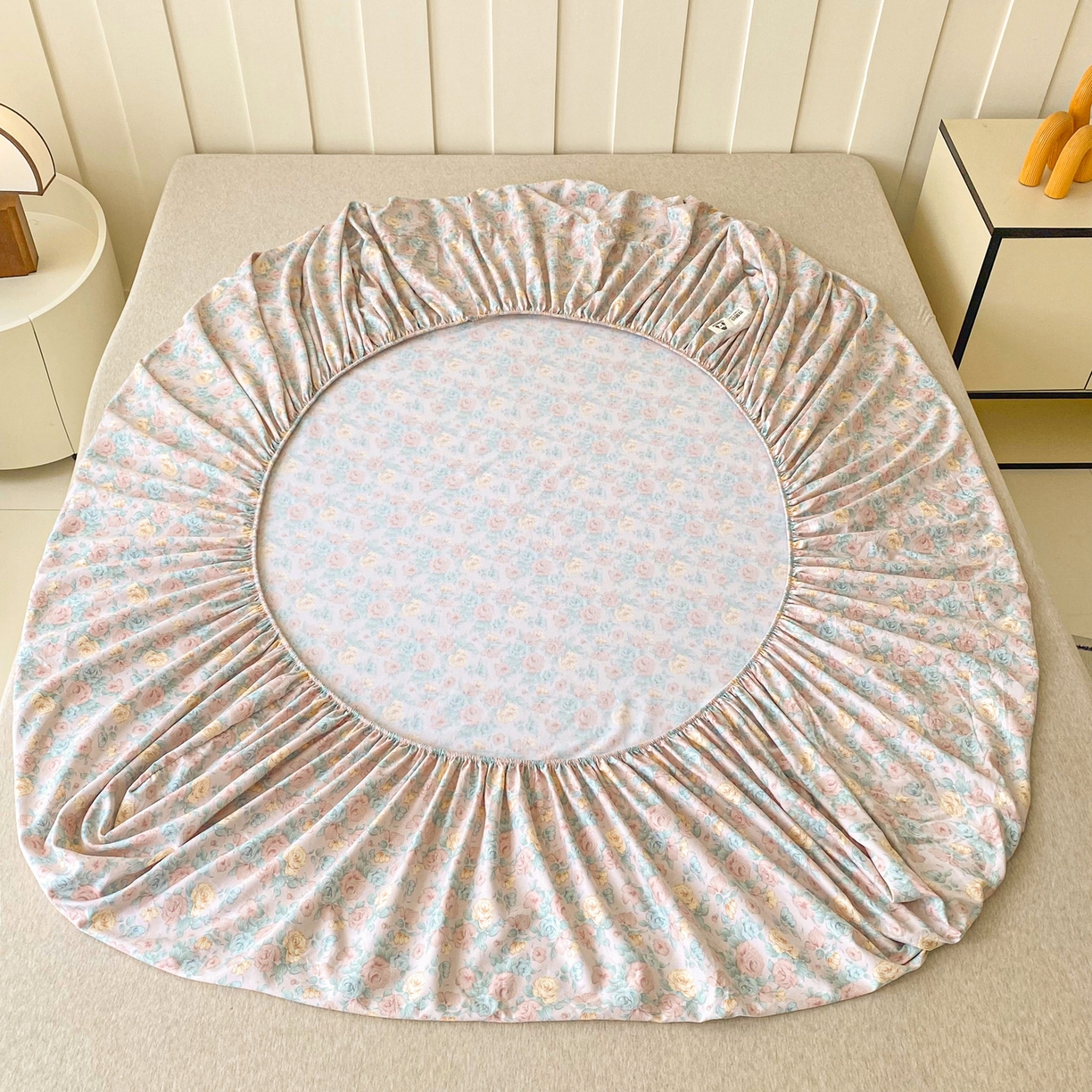 91家纺网 家纺一手货源 找家纺 首爱家纺 2025新款木棉双层纱印花床笠 百花齐放