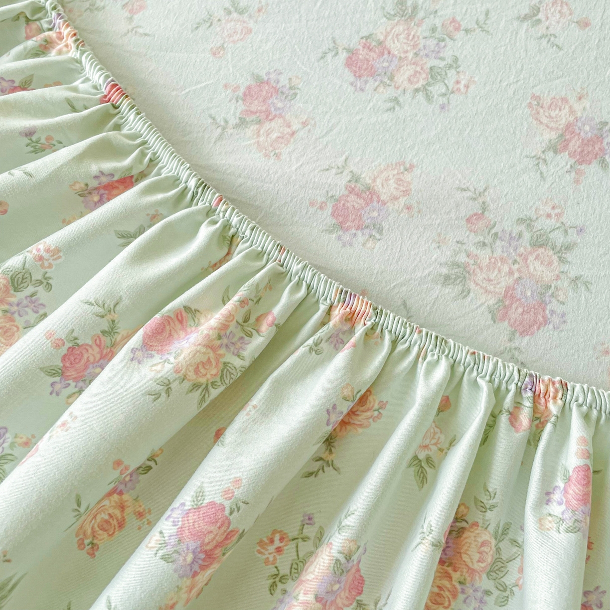 91家纺网 家纺一手货源 找家纺 首爱家纺 2025新款木棉双层纱印花床笠 花开半夏