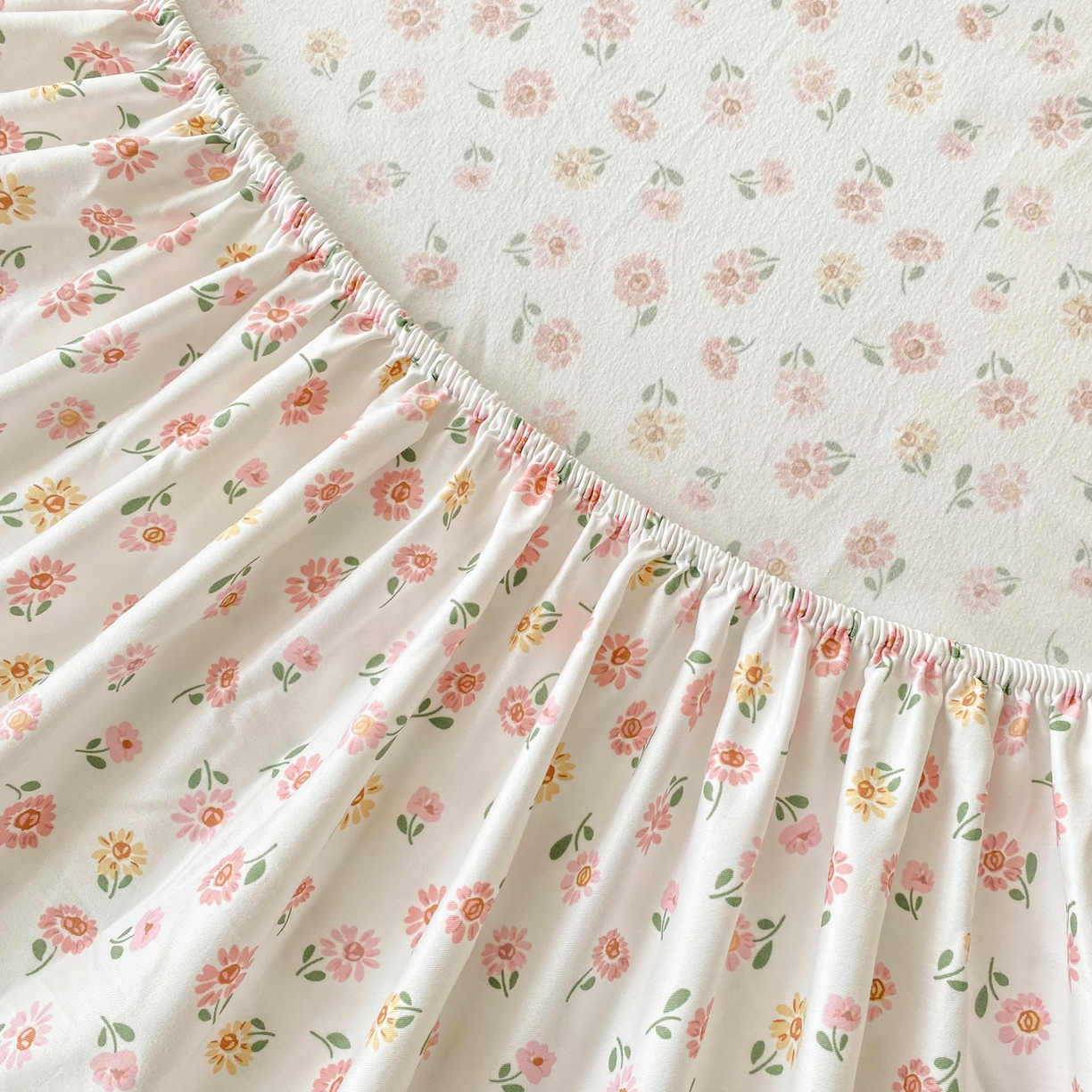 91家纺网 家纺一手货源 找家纺 首爱家纺 2025新款木棉双层纱印花床笠 花梦里