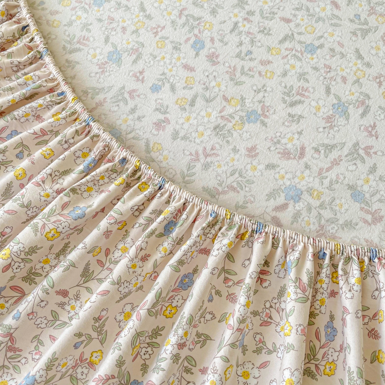 91家纺网 家纺一手货源 找家纺 首爱家纺 2025新款木棉双层纱印花床笠 花苑