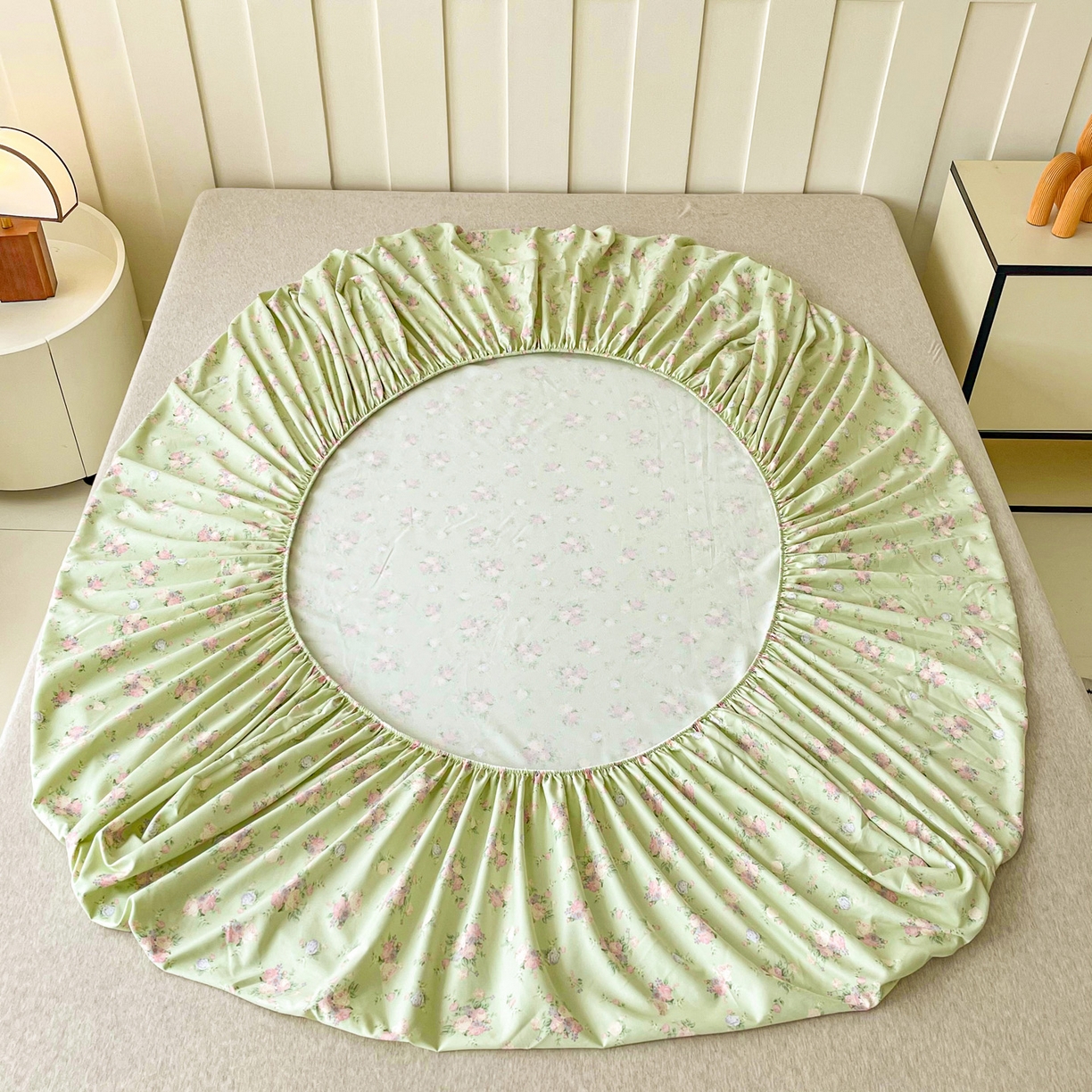 91家纺网 家纺一手货源 找家纺 首爱家纺 2025新款木棉双层纱印花床笠 花枝绚烂