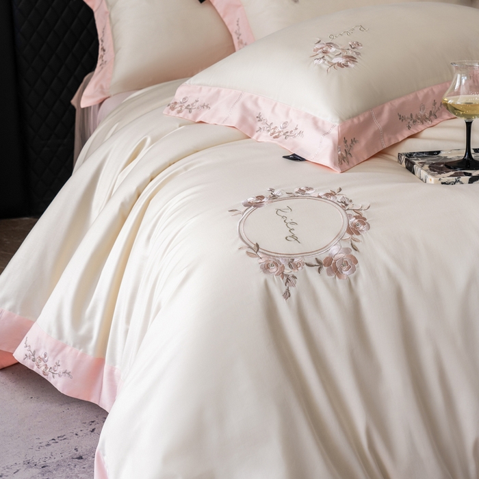 91家纺网 家纺一手货源 找家纺 卡姿家纺 2025秋冬60支长绒棉全棉纯棉女奢温柔刺绣四件套— 奥莉雅 奥莉雅-奶油白