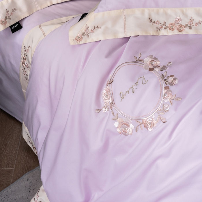 91家纺网 家纺一手货源 找家纺 卡姿家纺 2025秋冬60支长绒棉全棉纯棉女奢温柔刺绣四件套— 奥莉雅 奥莉雅-紫