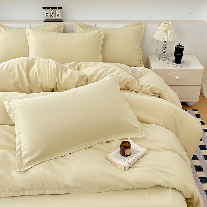 91家纺网 家纺一手货源 找家纺 世爵 2025新款热款轻奢简约风高克重纯色140克水洗磨毛四件套 杏黄