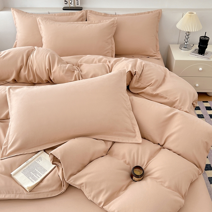 91家纺网 家纺一手货源 找家纺 世爵 2025新款热款轻奢简约风高克重纯色140克水洗磨毛四件套 驼色