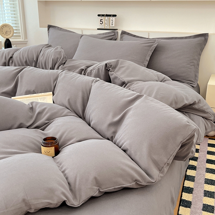 91家纺网 家纺一手货源 找家纺 世爵 2025新款热款轻奢简约风高克重纯色140克水洗磨毛四件套 灰色