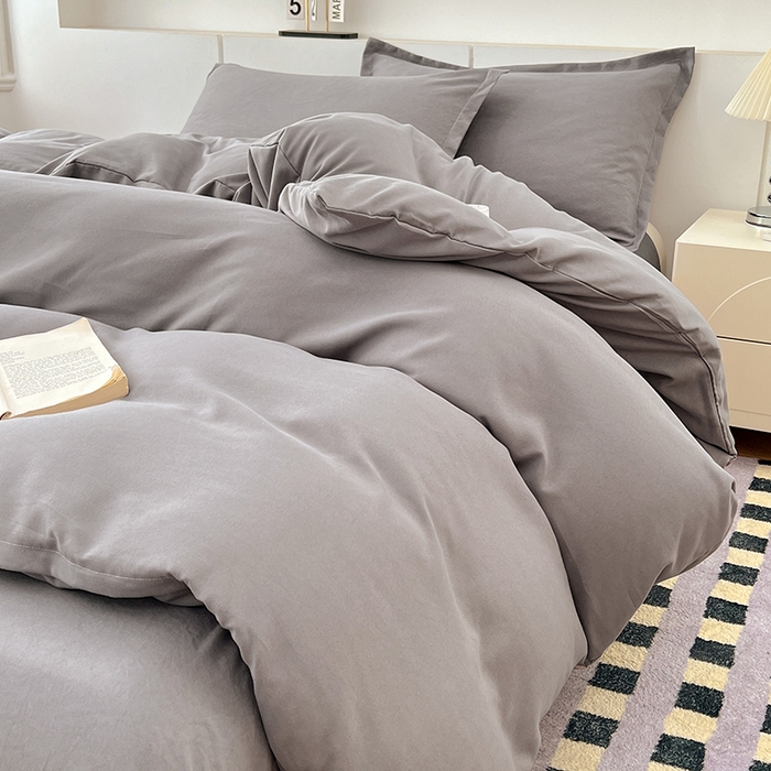 91家纺网 家纺一手货源 找家纺 世爵 2025新款热款轻奢简约风高克重纯色140克水洗磨毛四件套 灰色