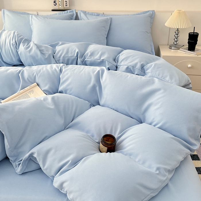 91家纺网 家纺一手货源 找家纺 世爵 2025新款热款轻奢简约风高克重纯色140克水洗磨毛四件套 天兰色