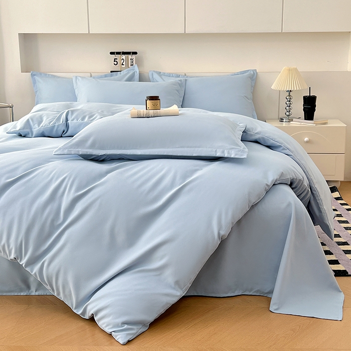 91家纺网 家纺一手货源 找家纺 世爵 2025新款热款轻奢简约风高克重纯色140克水洗磨毛四件套 天兰色