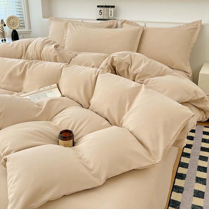 91家纺网 家纺一手货源 找家纺 世爵 2025新款热款轻奢简约风高克重纯色140克水洗磨毛四件套 卡其色