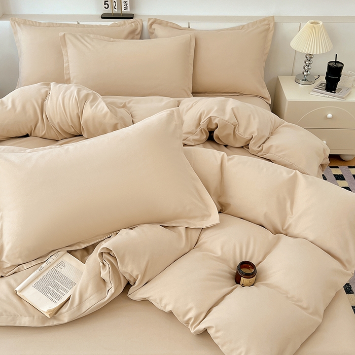 91家纺网 家纺一手货源 找家纺 世爵 2025新款热款轻奢简约风高克重纯色140克水洗磨毛四件套 卡其色