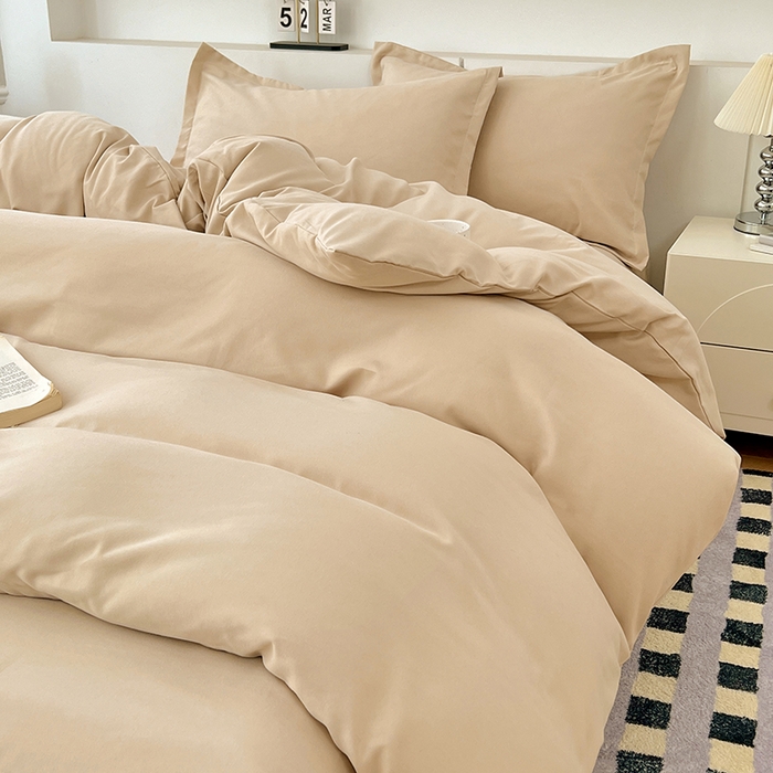 91家纺网 家纺一手货源 找家纺 世爵 2025新款热款轻奢简约风高克重纯色140克水洗磨毛四件套 卡其色