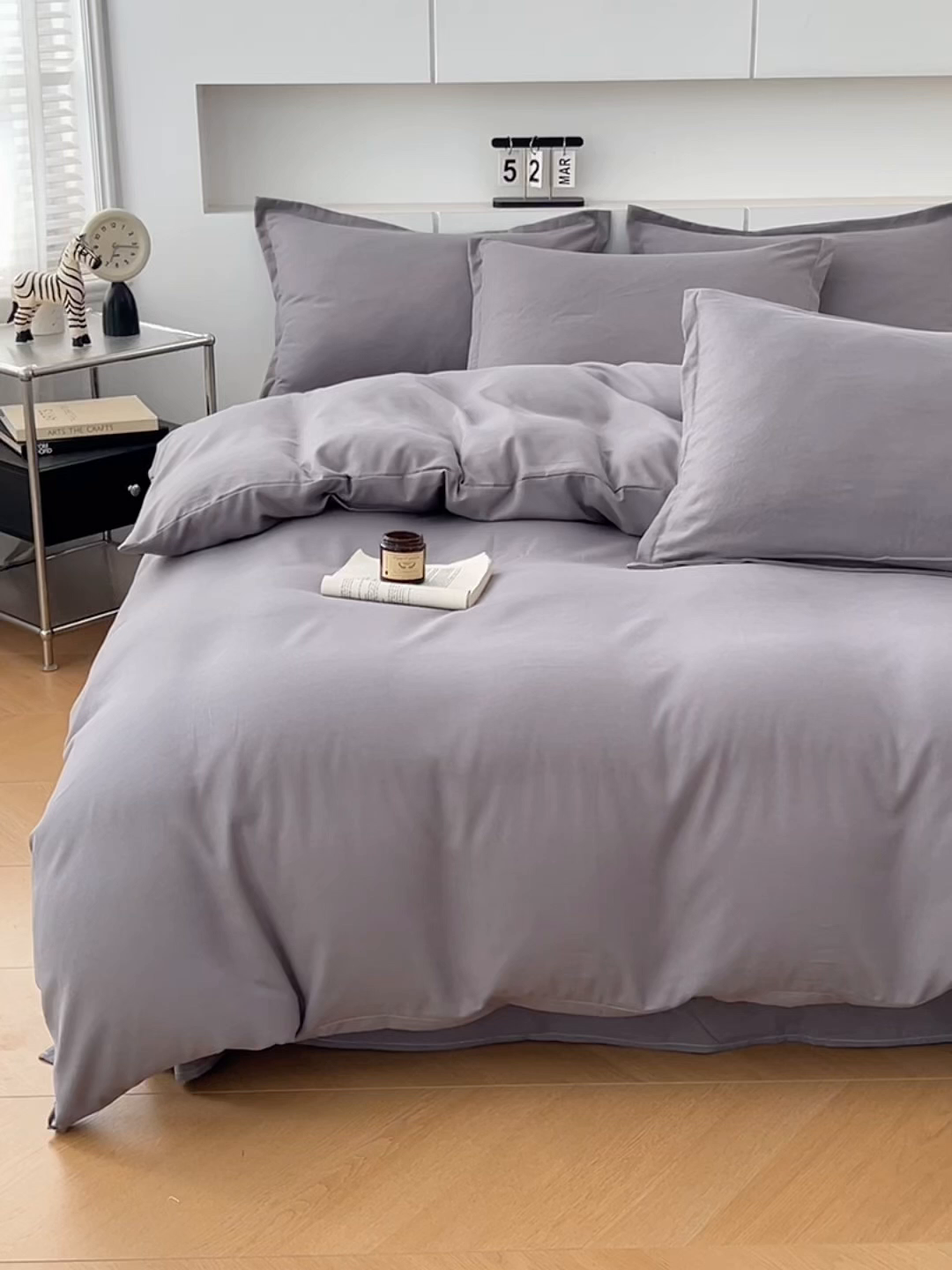 91家纺网 家纺一手货源 找家纺 世爵 2025新款热款轻奢简约风高克重纯色140克水洗磨毛四件套 灰色