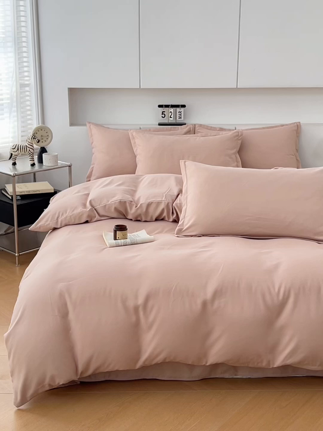 91家纺网 家纺一手货源 找家纺 世爵 2025新款热款轻奢简约风高克重纯色140克水洗磨毛四件套 驼色