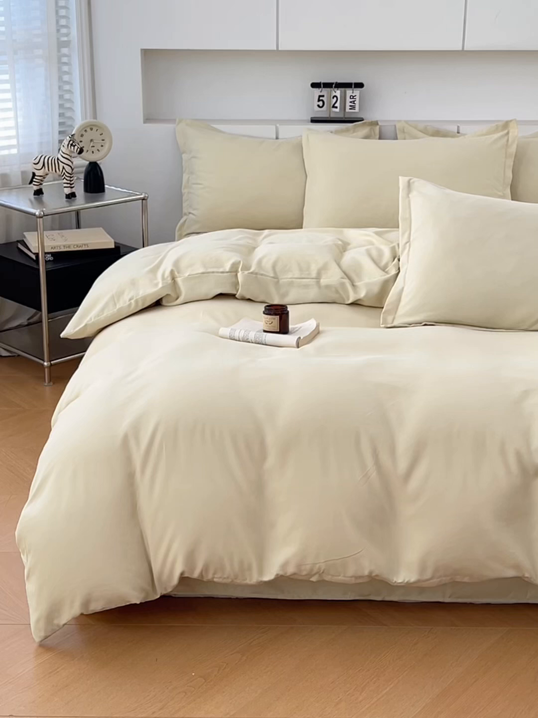 91家纺网 家纺一手货源 找家纺 世爵 2025新款热款轻奢简约风高克重纯色140克水洗磨毛四件套 杏黄