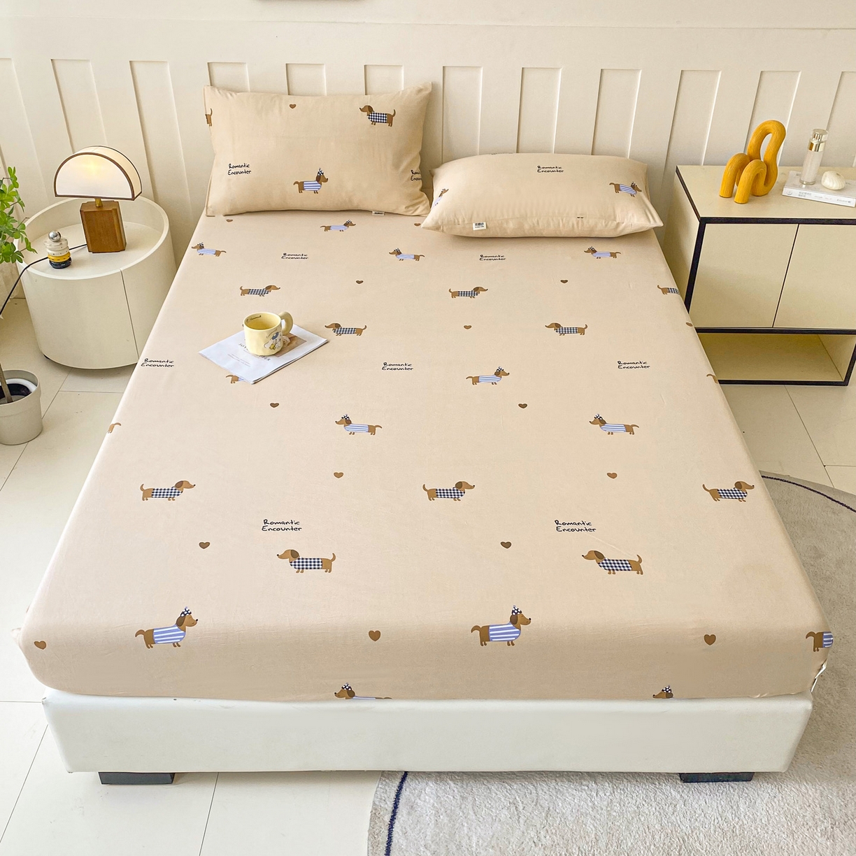 91家纺网 家纺一手货源 找家纺 首爱家纺 2025新款木棉双层纱印花床笠 腊肠狗狗