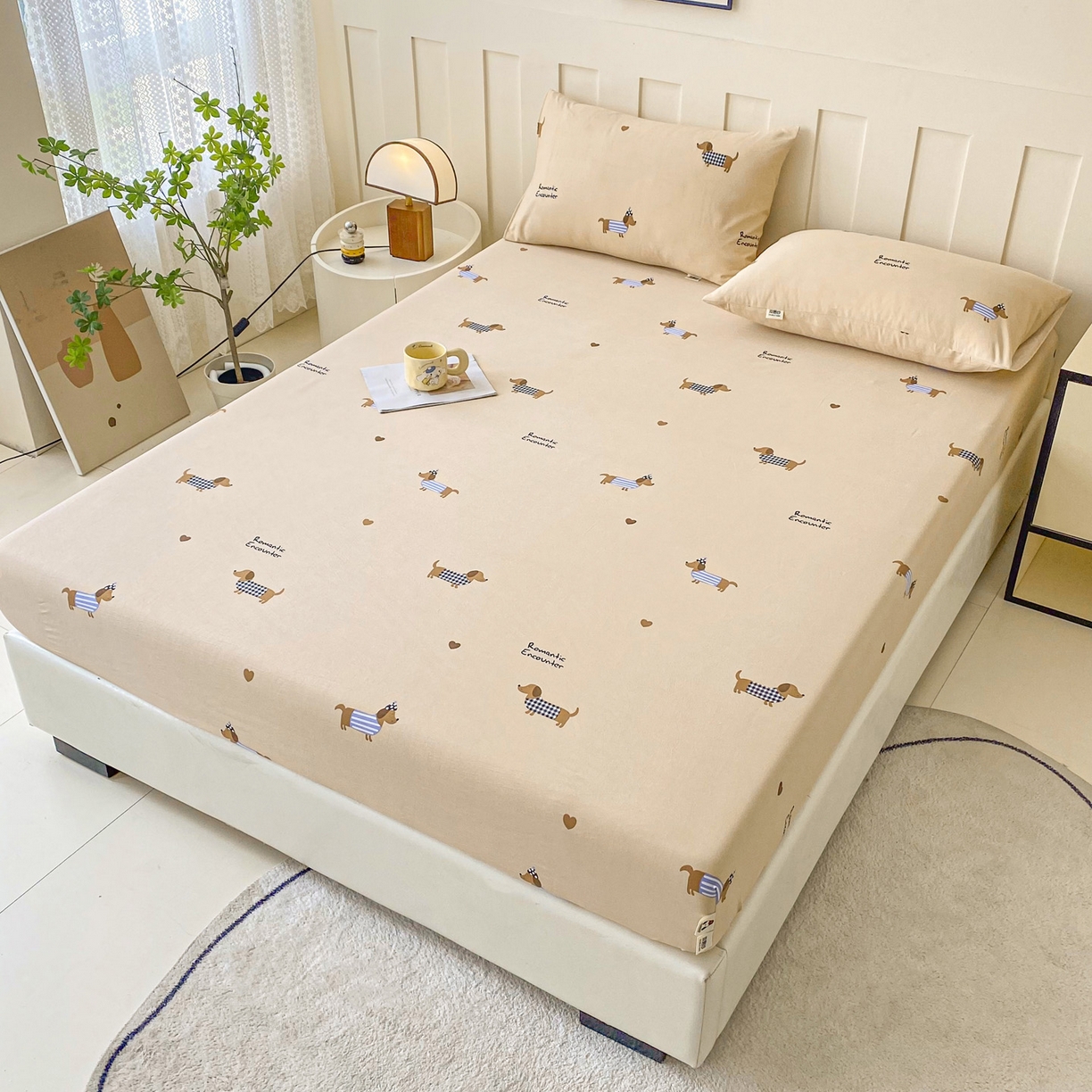 91家纺网 家纺一手货源 找家纺 首爱家纺 2025新款木棉双层纱印花床笠 腊肠狗狗