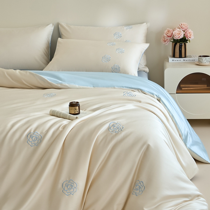 91家纺网 家纺一手货源 找家纺 618家纺 2025新款A类新疆长绒棉四件套--邂逅山茶 邂逅山茶蓝